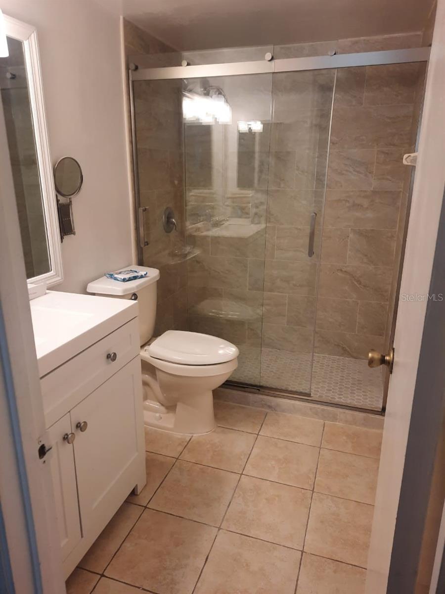 Image 10 of 14 For 422 Netherwood Crescent