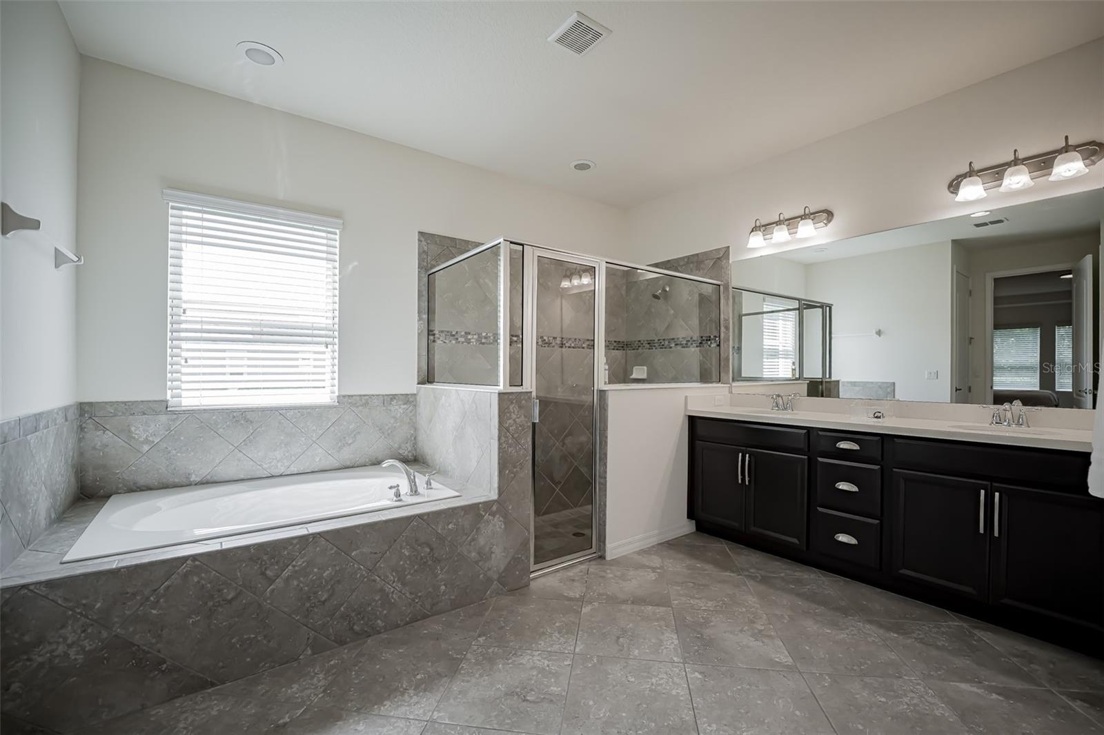 Image 27 of 68 For 14572 Black Quill Drive