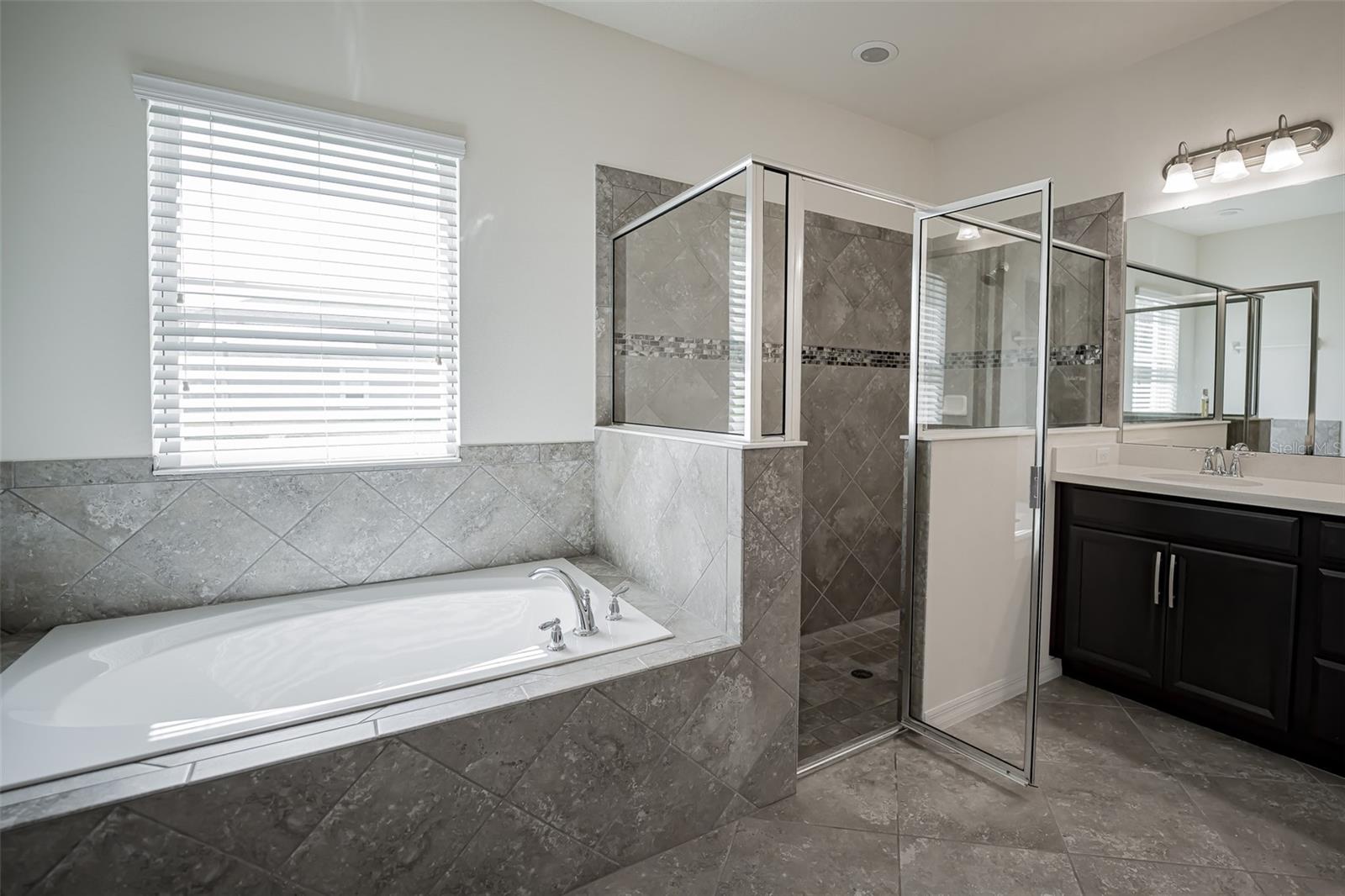 Image 28 of 68 For 14572 Black Quill Drive