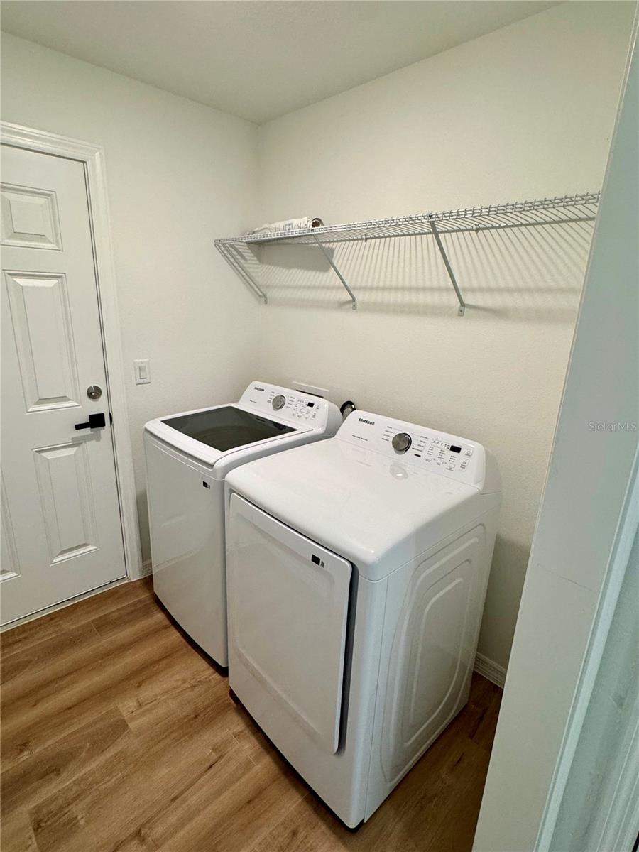 Image 15 of 17 For 501 Oak Street