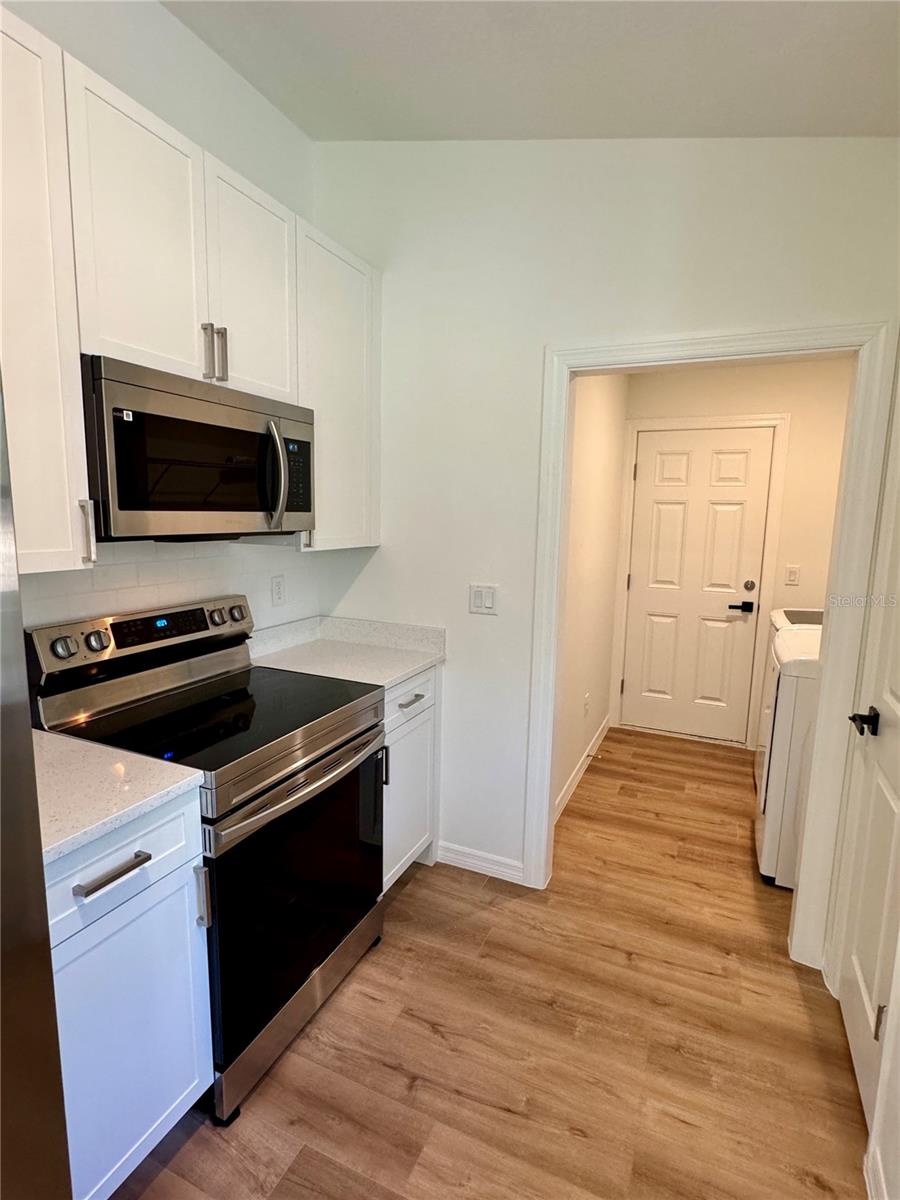 Image 6 of 17 For 501 Oak Street