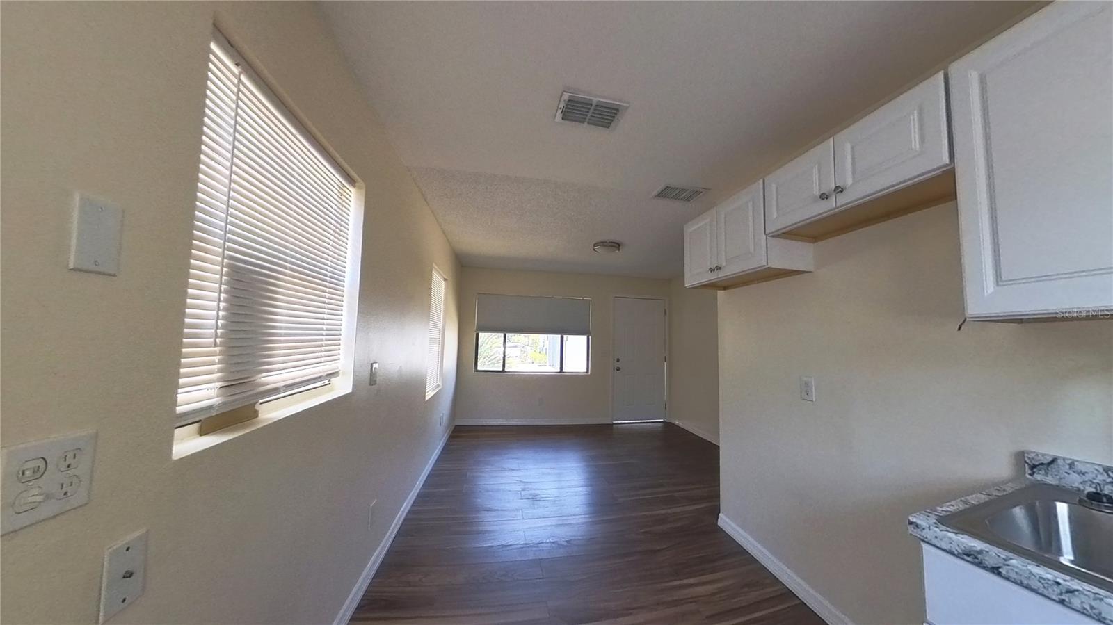 Image 10 of 16 For 2031 Warrens Avenue