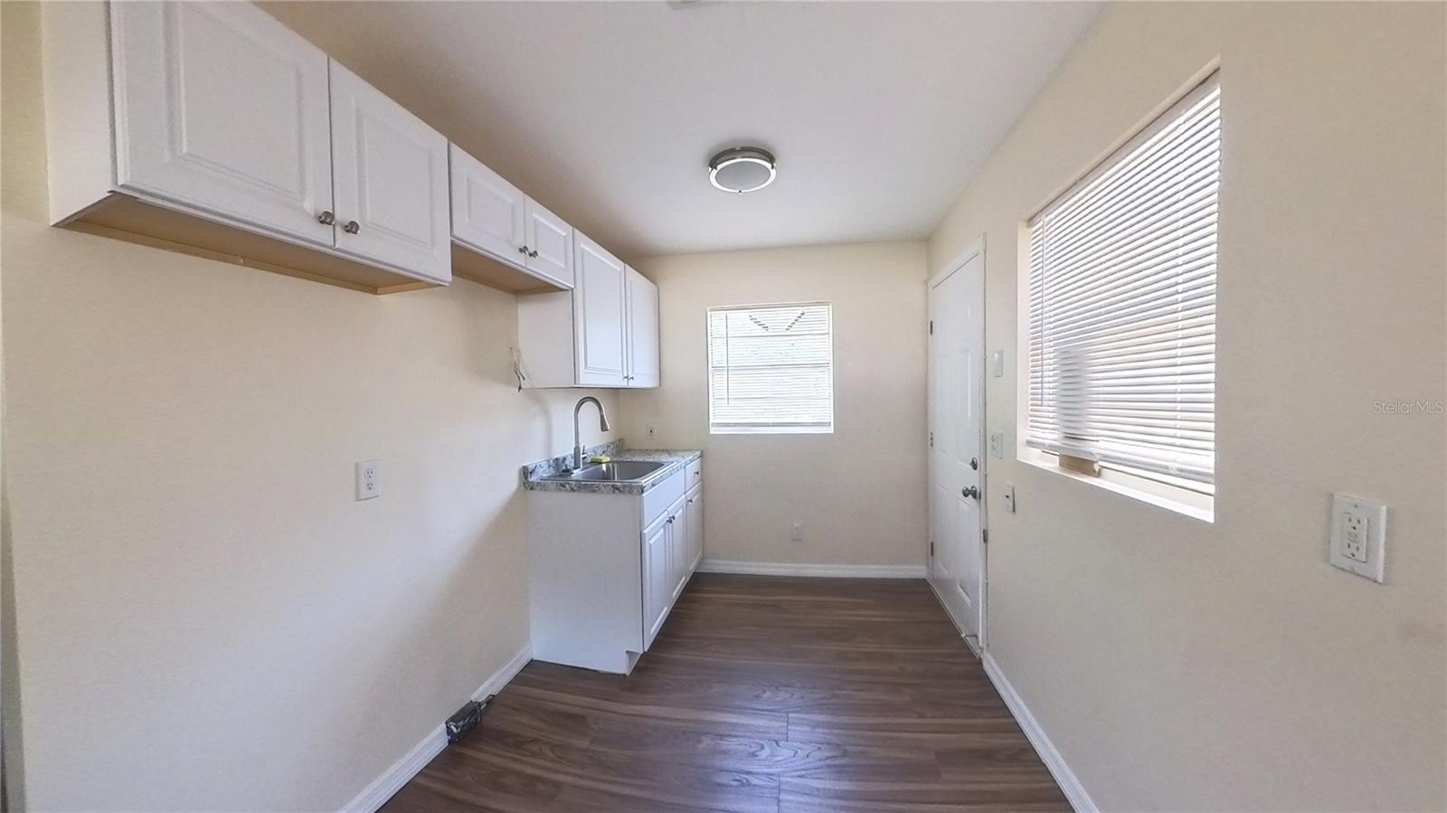 Image 7 of 16 For 2031 Warrens Avenue