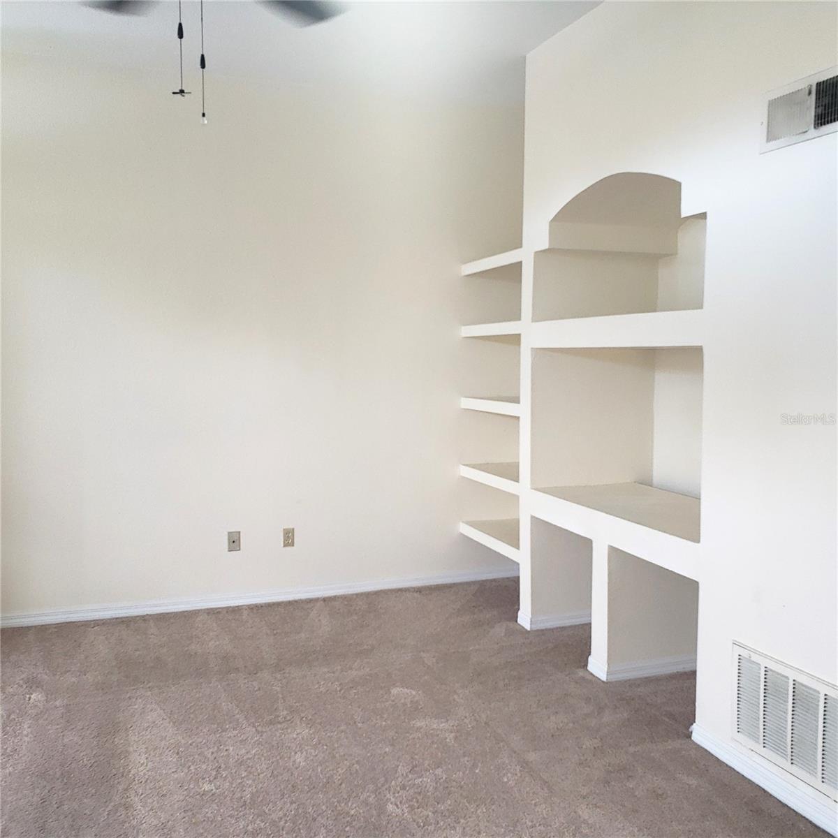 Image 11 of 45 For 7300 Westpointe Boulevard 732