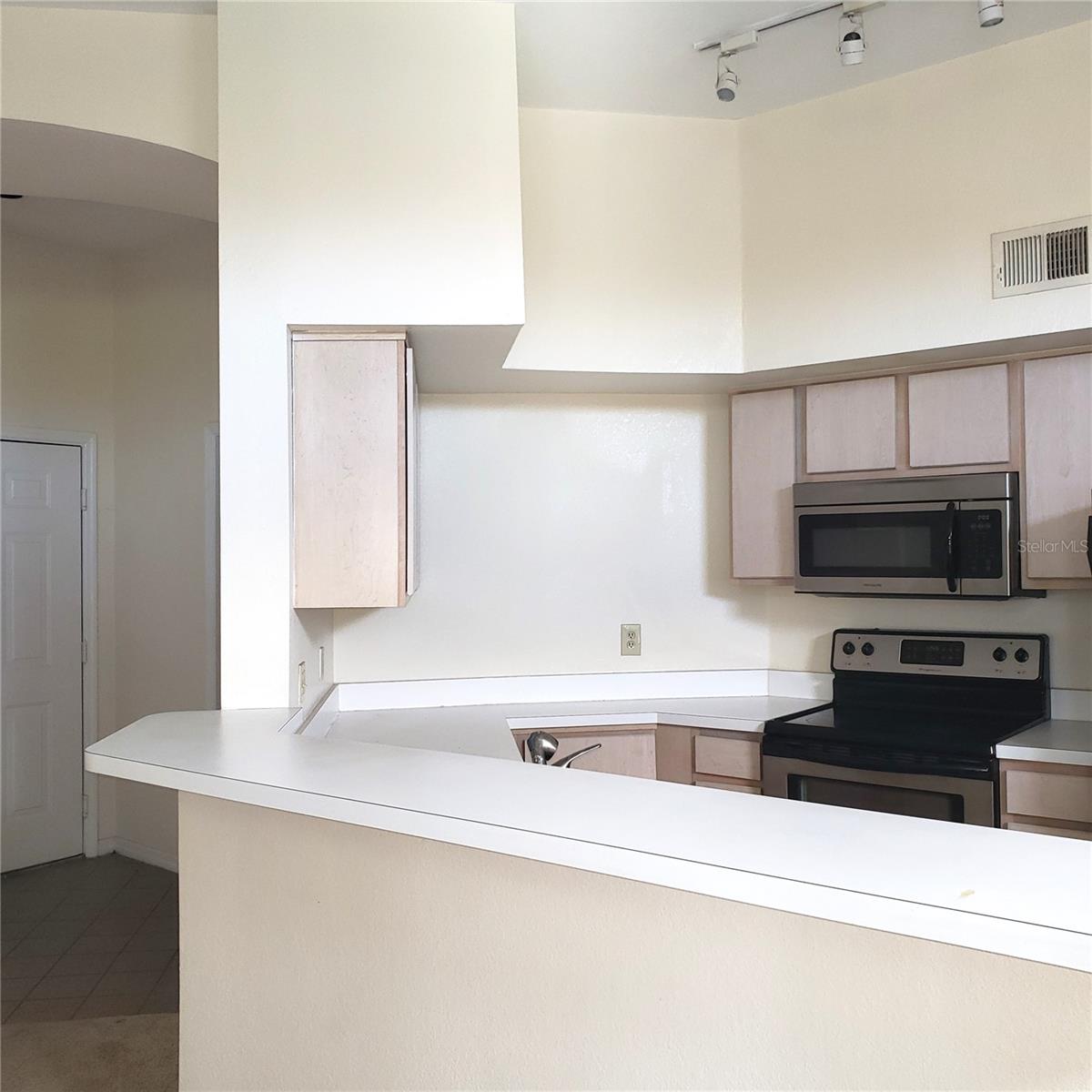Image 26 of 45 For 7300 Westpointe Boulevard 732