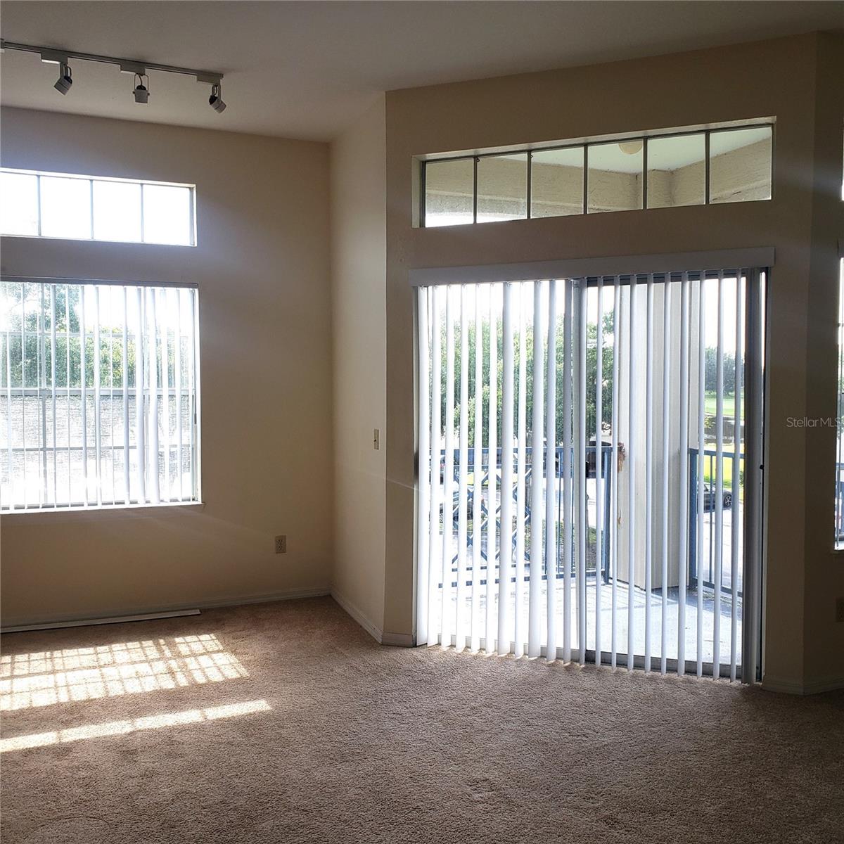 Image 6 of 45 For 7300 Westpointe Boulevard 732