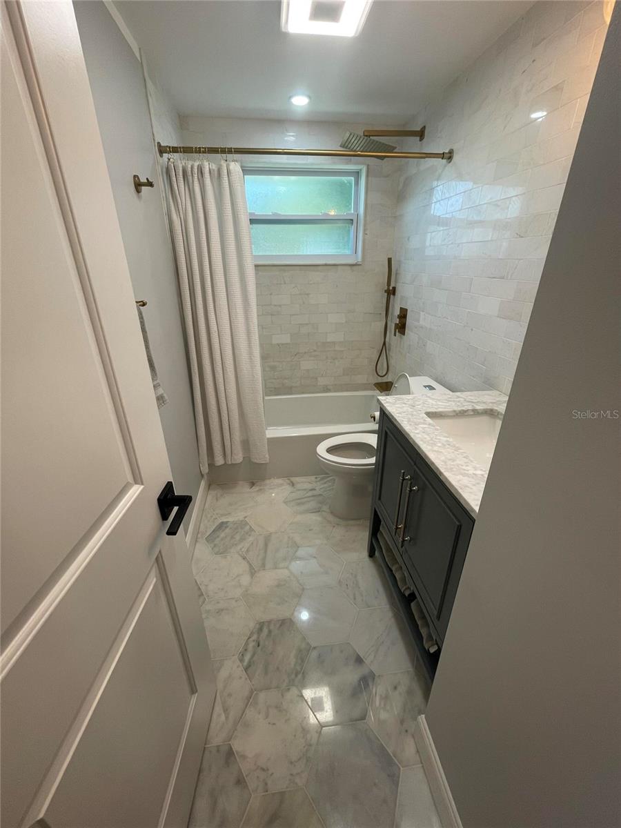 Image 13 of 31 For 9153 86th Avenue