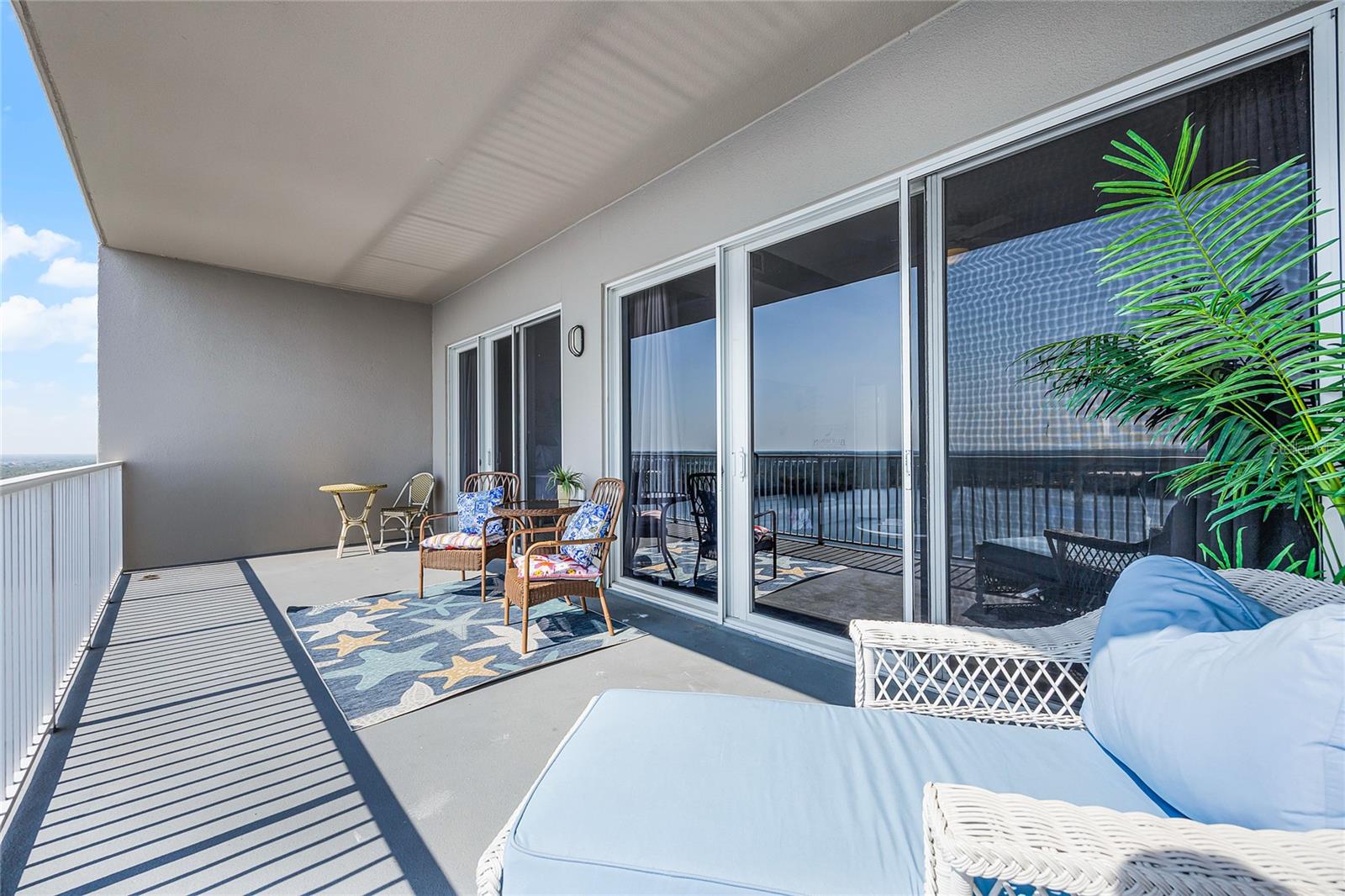 Image 31 of 39 For 13427 Blue Heron Beach Drive 2003