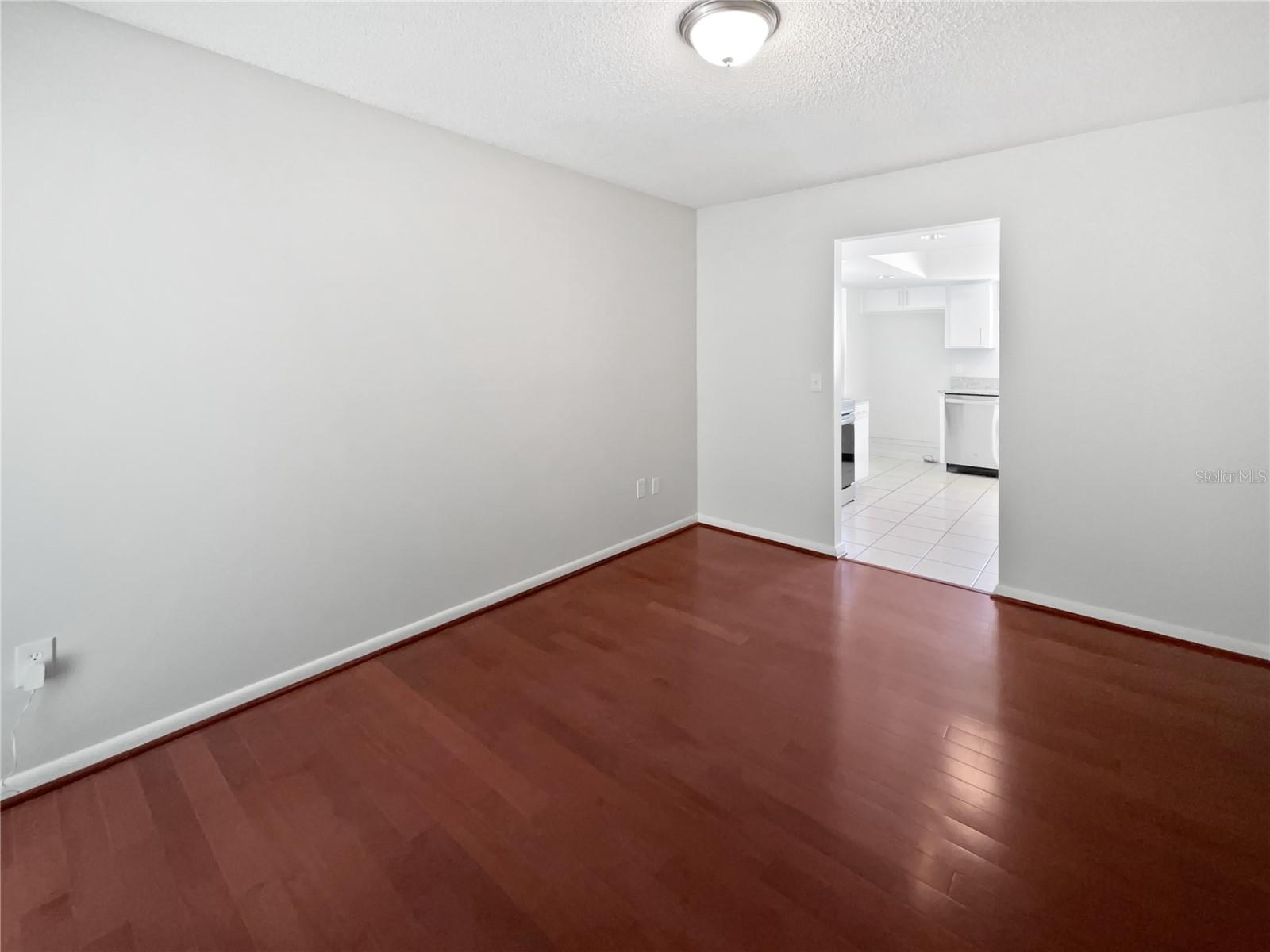 Listing photo id 12 for 6623 Baybrooks Circle