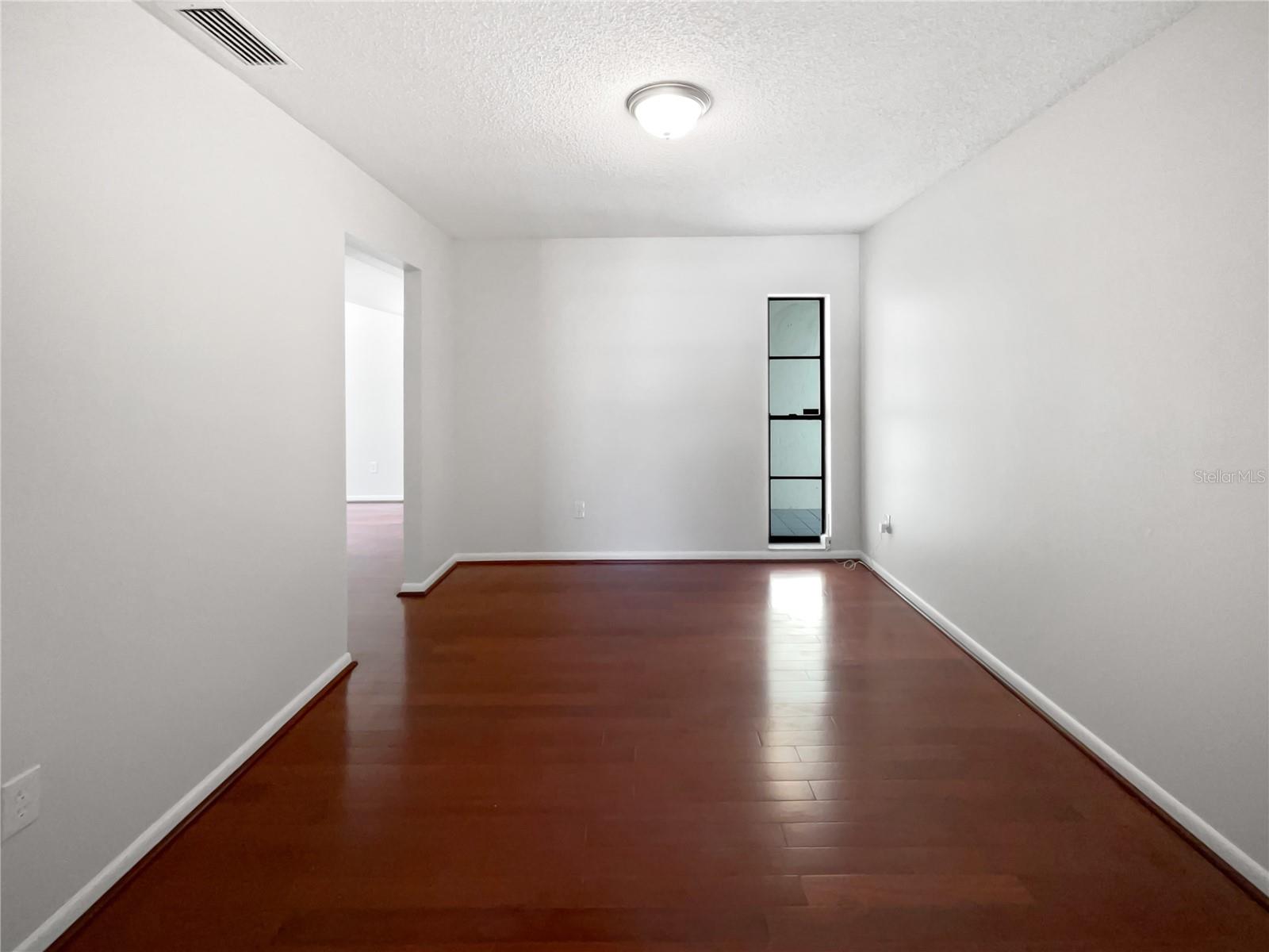 Listing photo id 13 for 6623 Baybrooks Circle