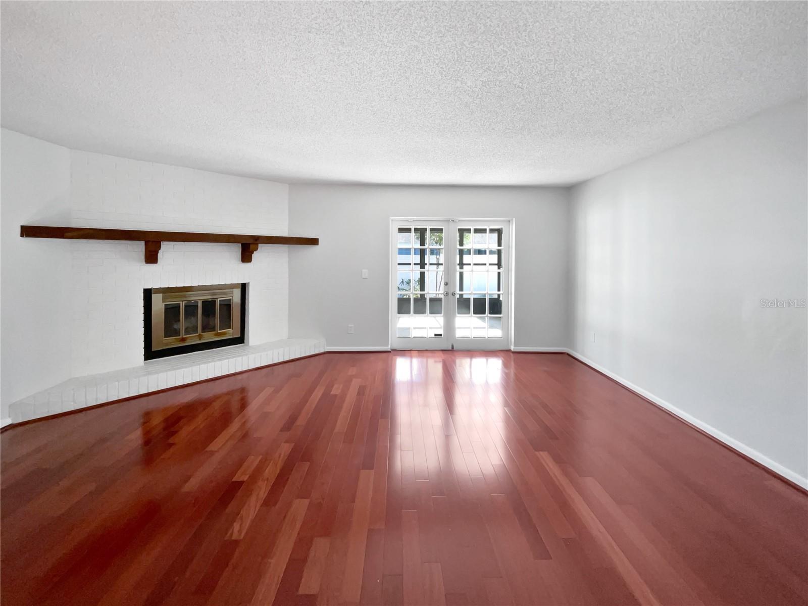 Listing photo id 15 for 6623 Baybrooks Circle