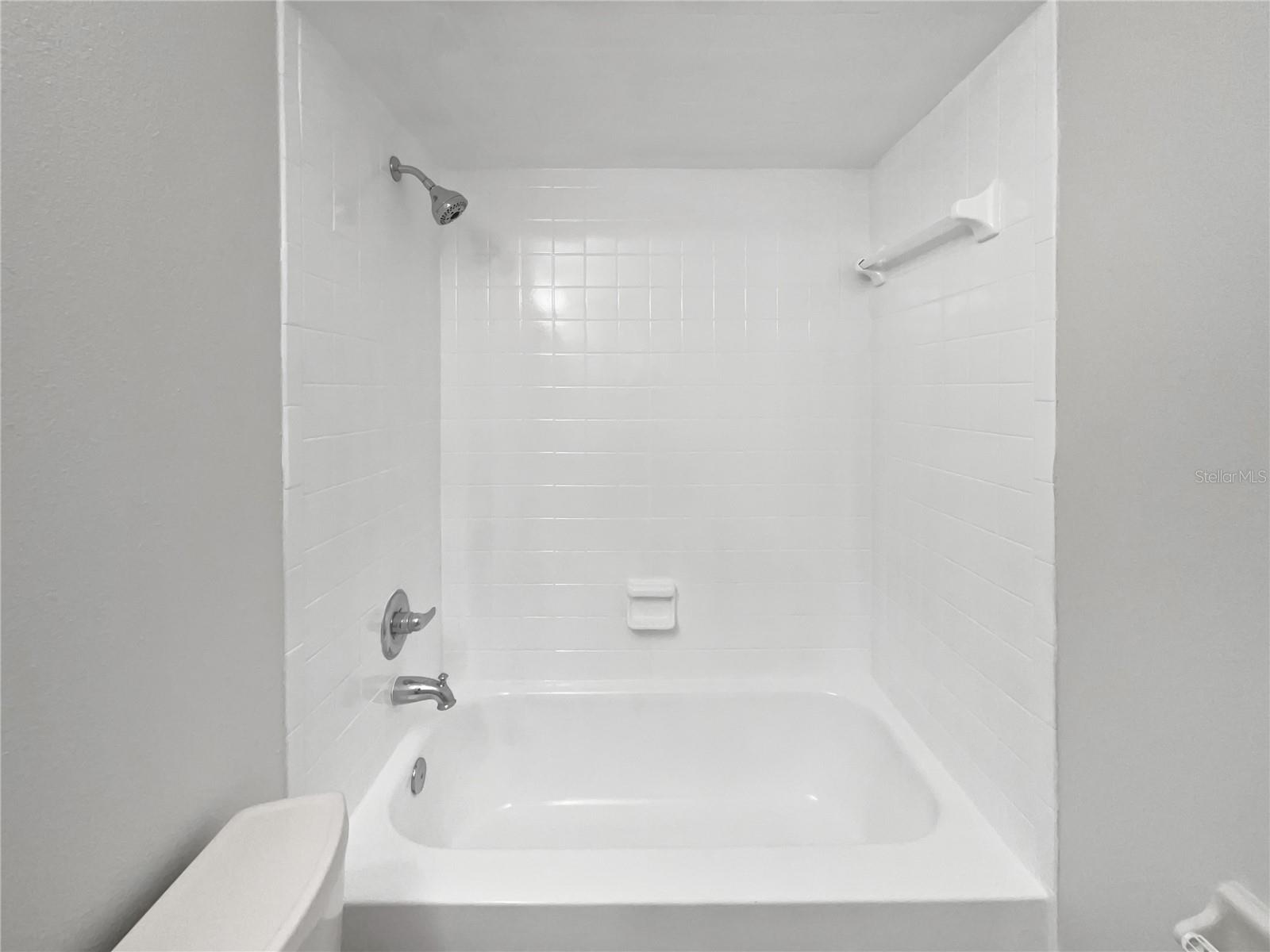 Listing photo id 19 for 6623 Baybrooks Circle