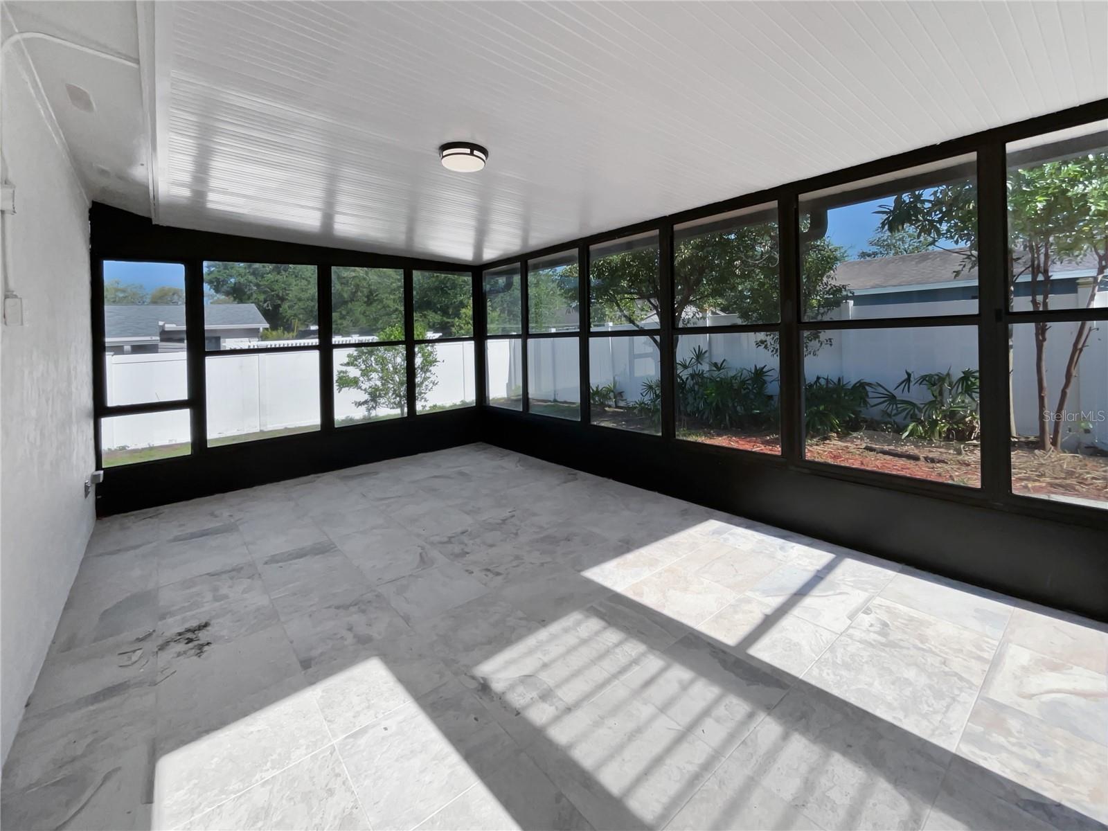 Listing photo id 25 for 6623 Baybrooks Circle
