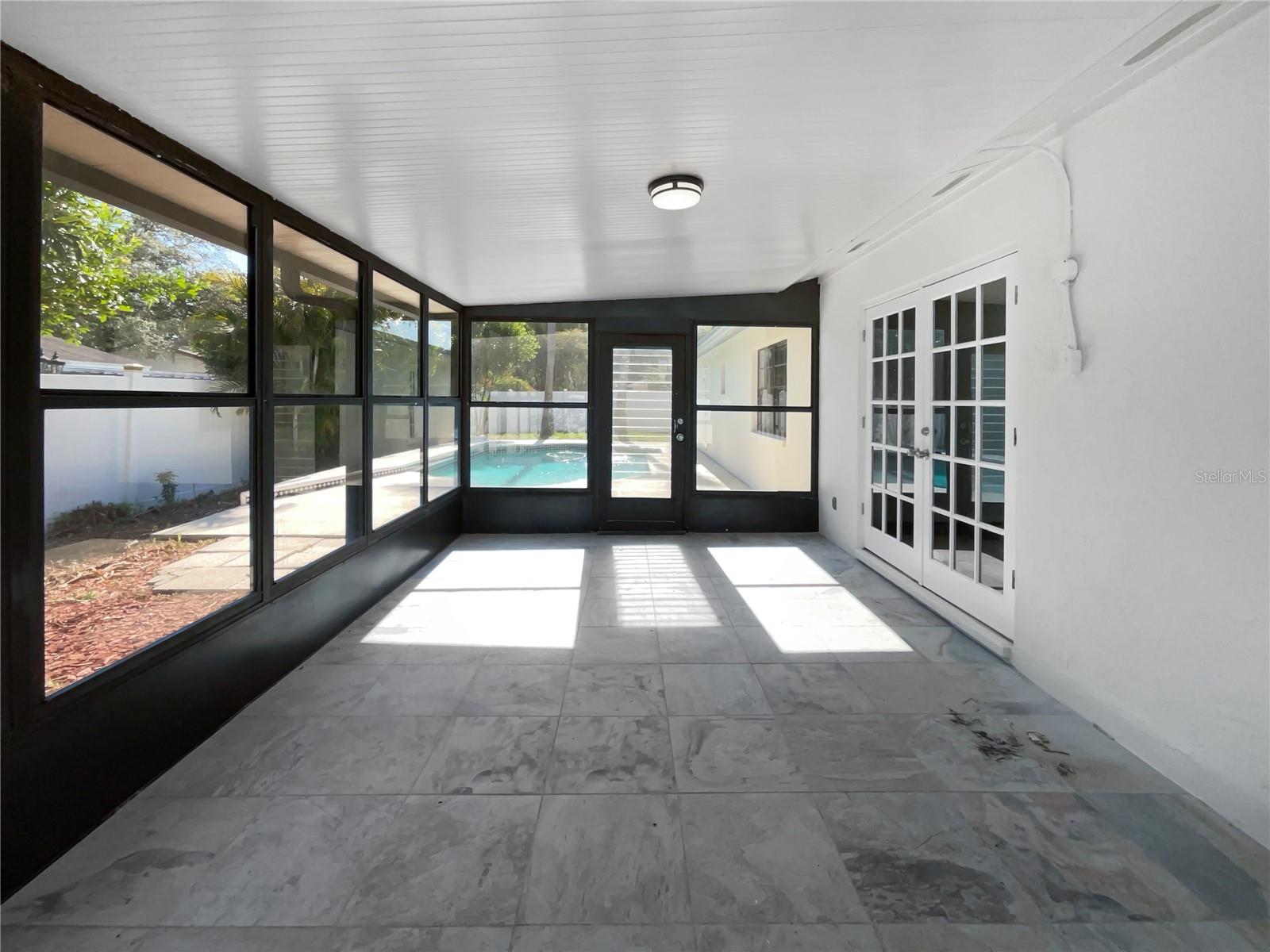 Listing photo id 26 for 6623 Baybrooks Circle