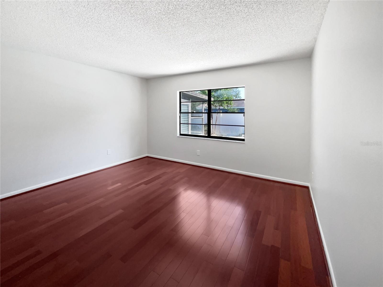 Listing photo id 1 for 6623 Baybrooks Circle