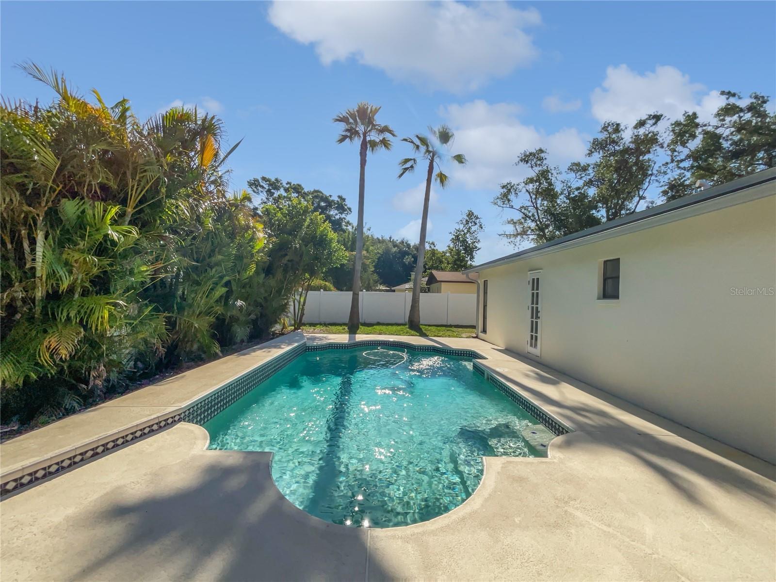 Listing photo id 28 for 6623 Baybrooks Circle