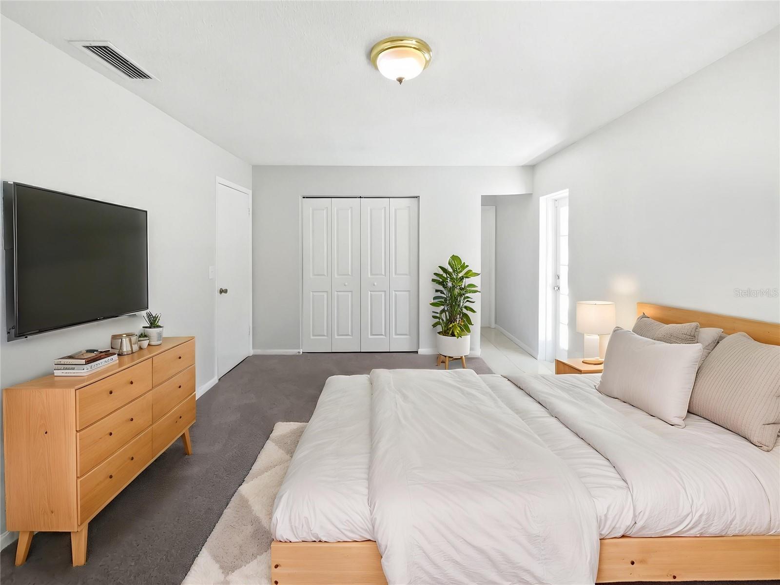 Listing photo id 2 for 6623 Baybrooks Circle