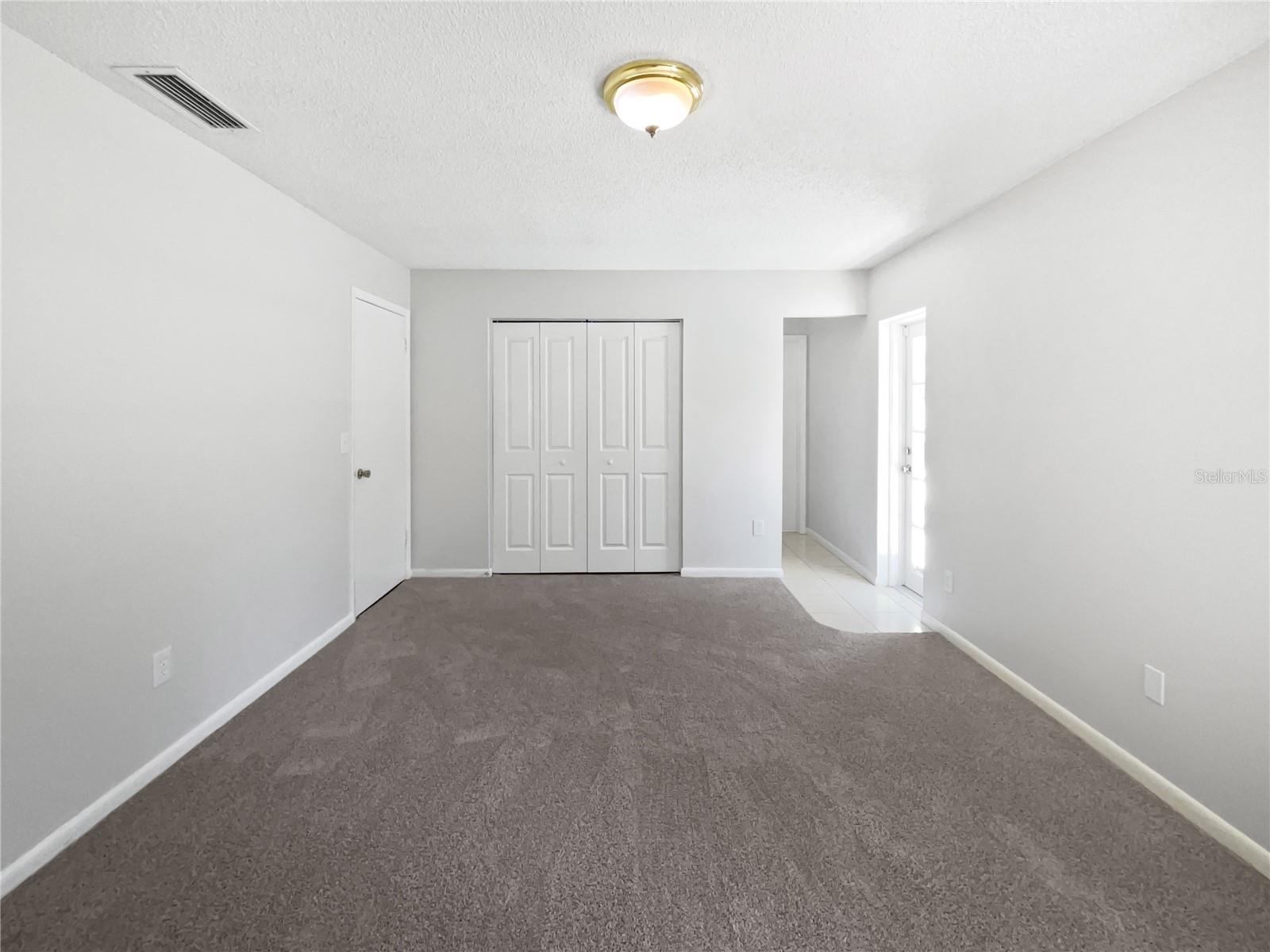 Listing photo id 3 for 6623 Baybrooks Circle