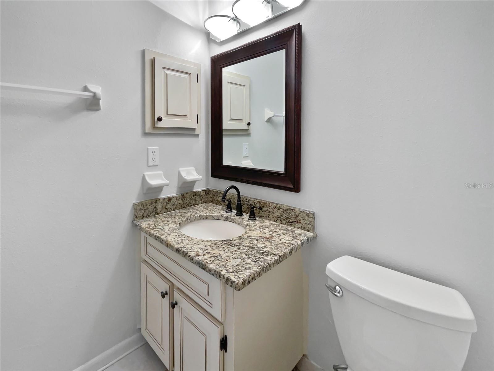 Listing photo id 5 for 6623 Baybrooks Circle