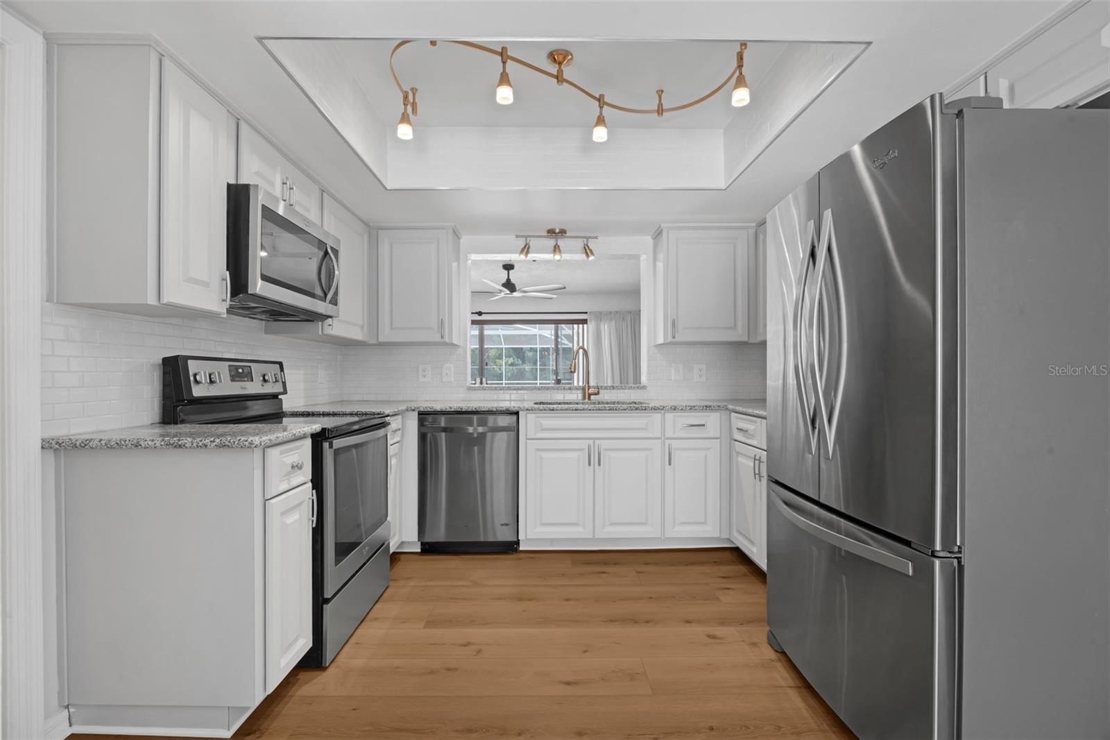 Listing photo id 9 for 103 Longhorn Road