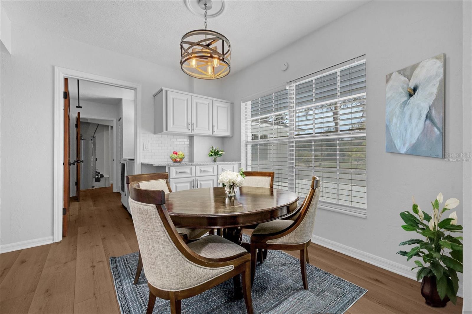 Listing photo id 11 for 103 Longhorn Road
