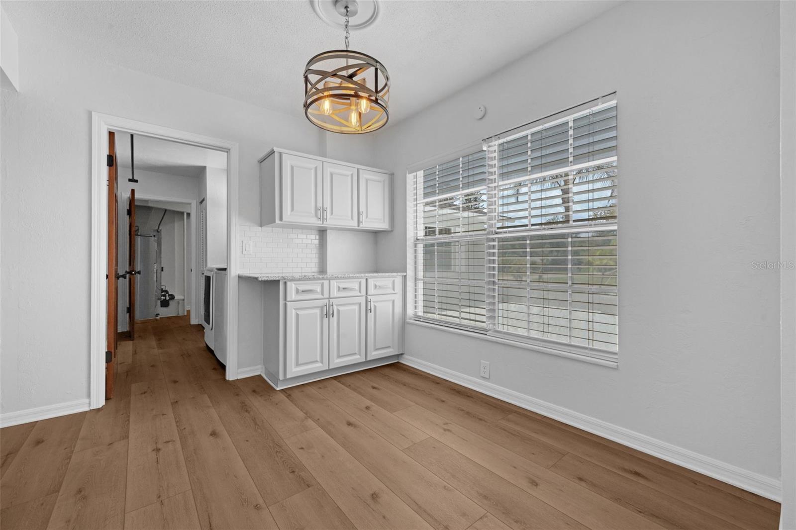 Listing photo id 12 for 103 Longhorn Road