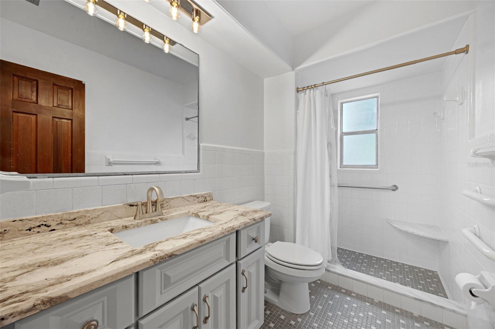 Listing photo id 19 for 103 Longhorn Road