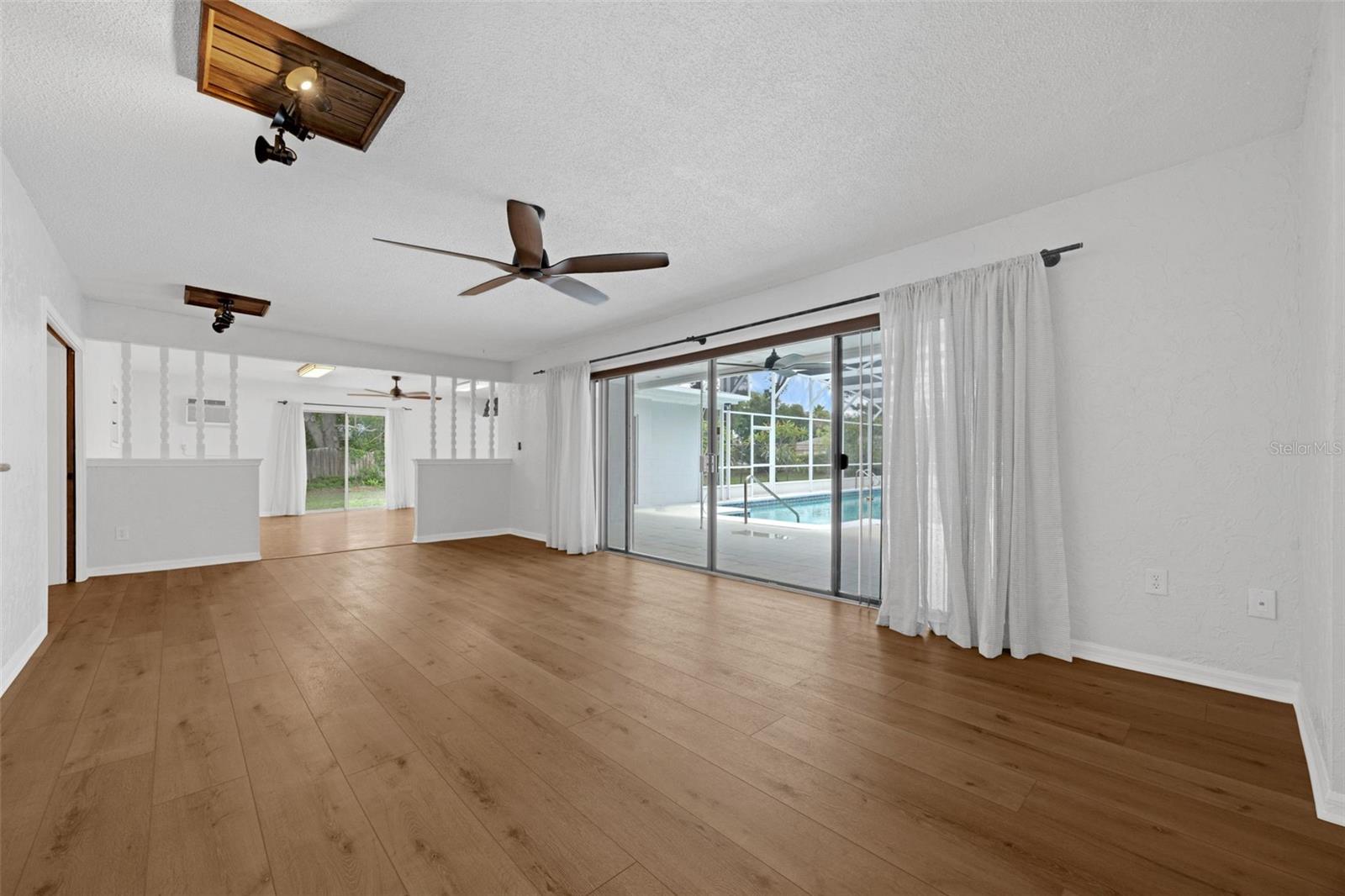 Listing photo id 23 for 103 Longhorn Road