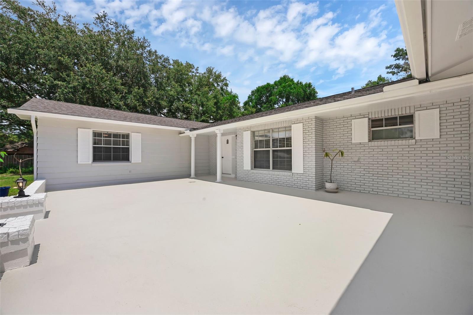 Listing photo id 2 for 103 Longhorn Road