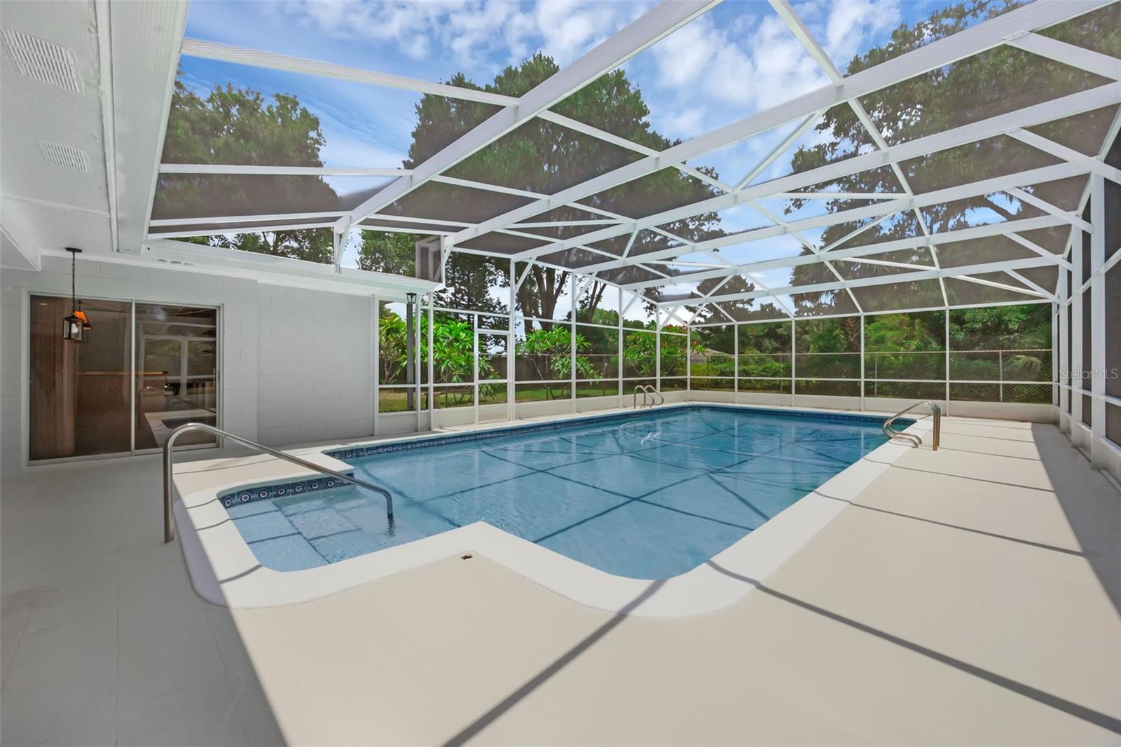 Listing photo id 38 for 103 Longhorn Road