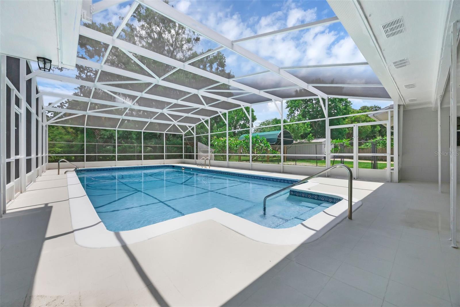 Listing photo id 39 for 103 Longhorn Road