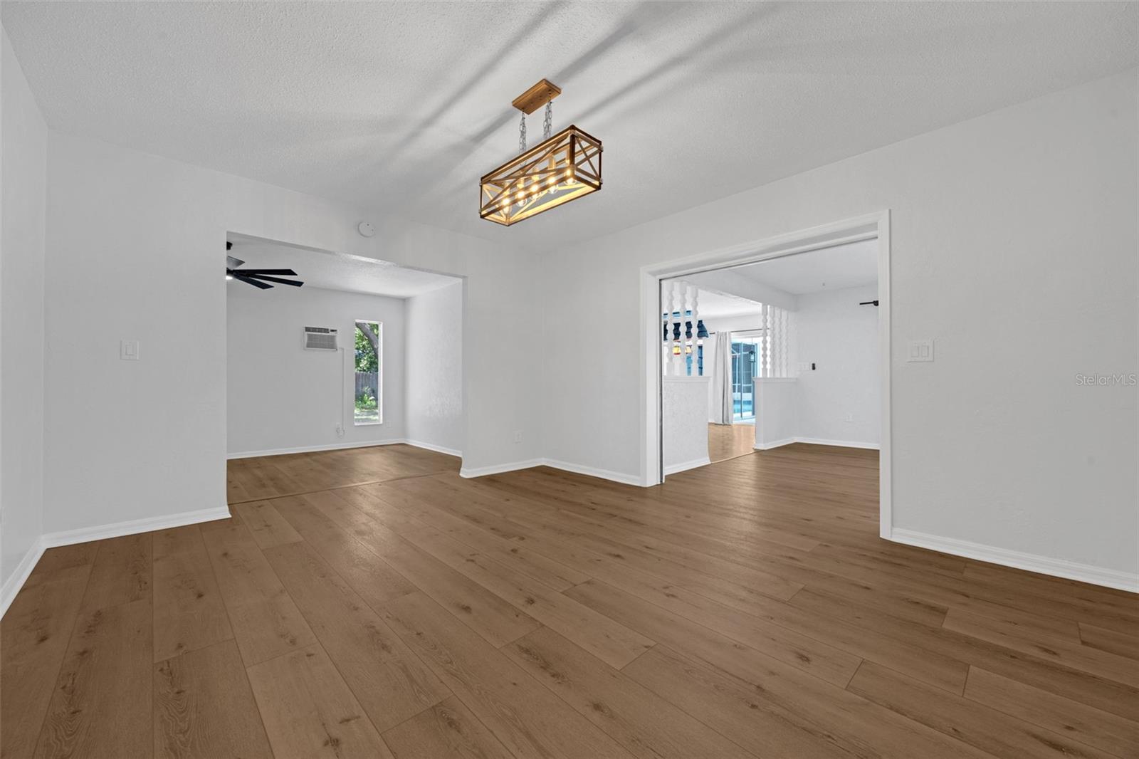 Listing photo id 7 for 103 Longhorn Road