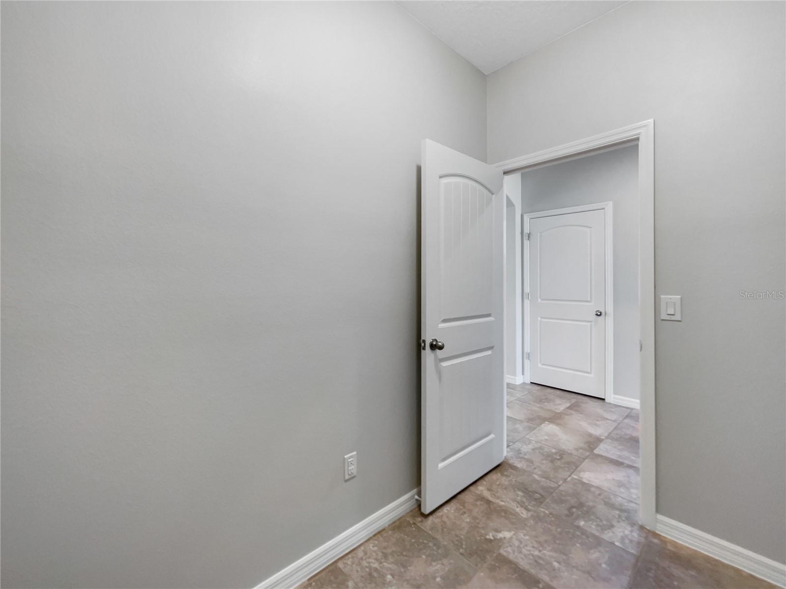 Image 17 of 28 For 4010 Brookshire Circle