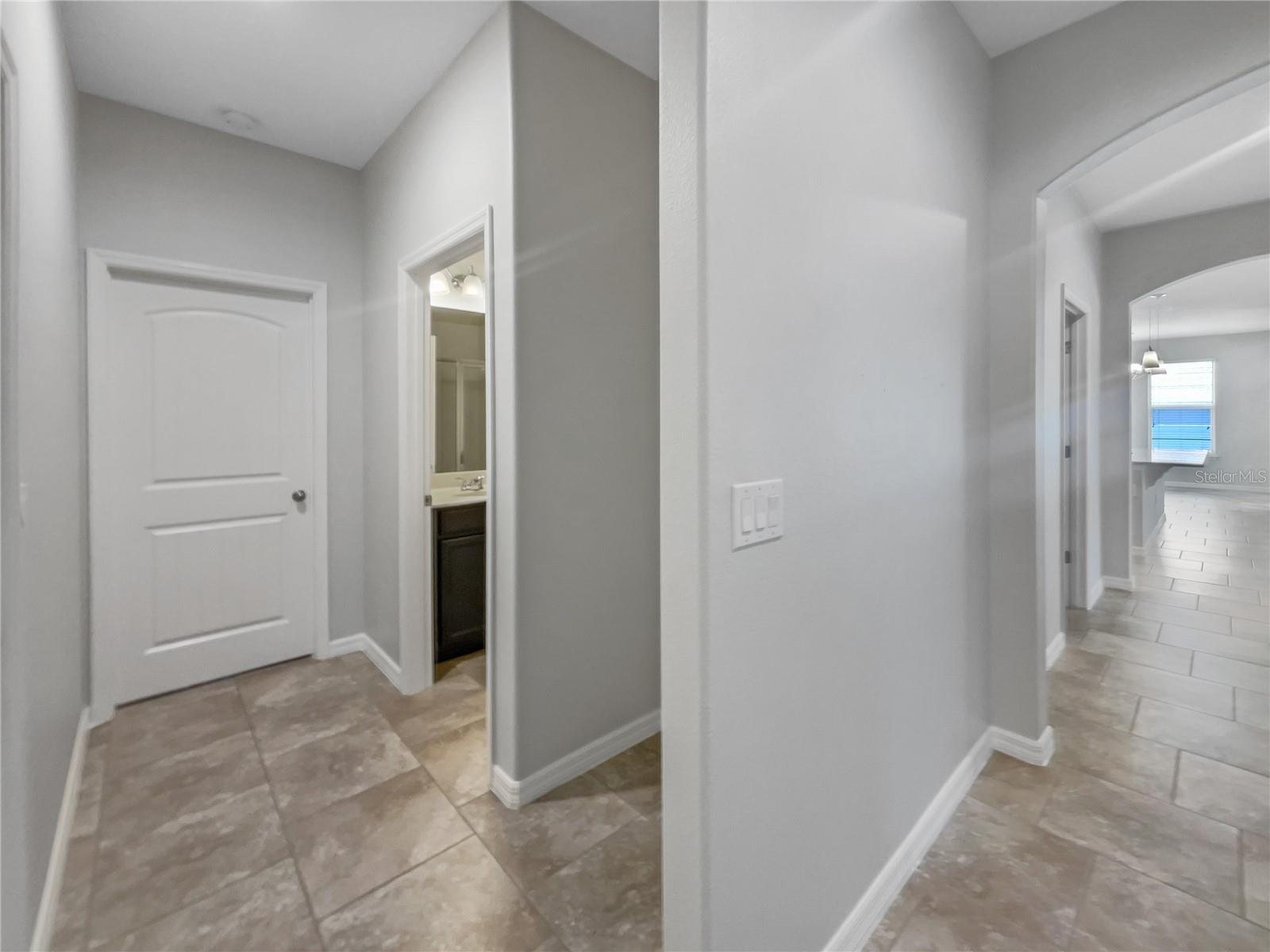 Image 21 of 28 For 4010 Brookshire Circle