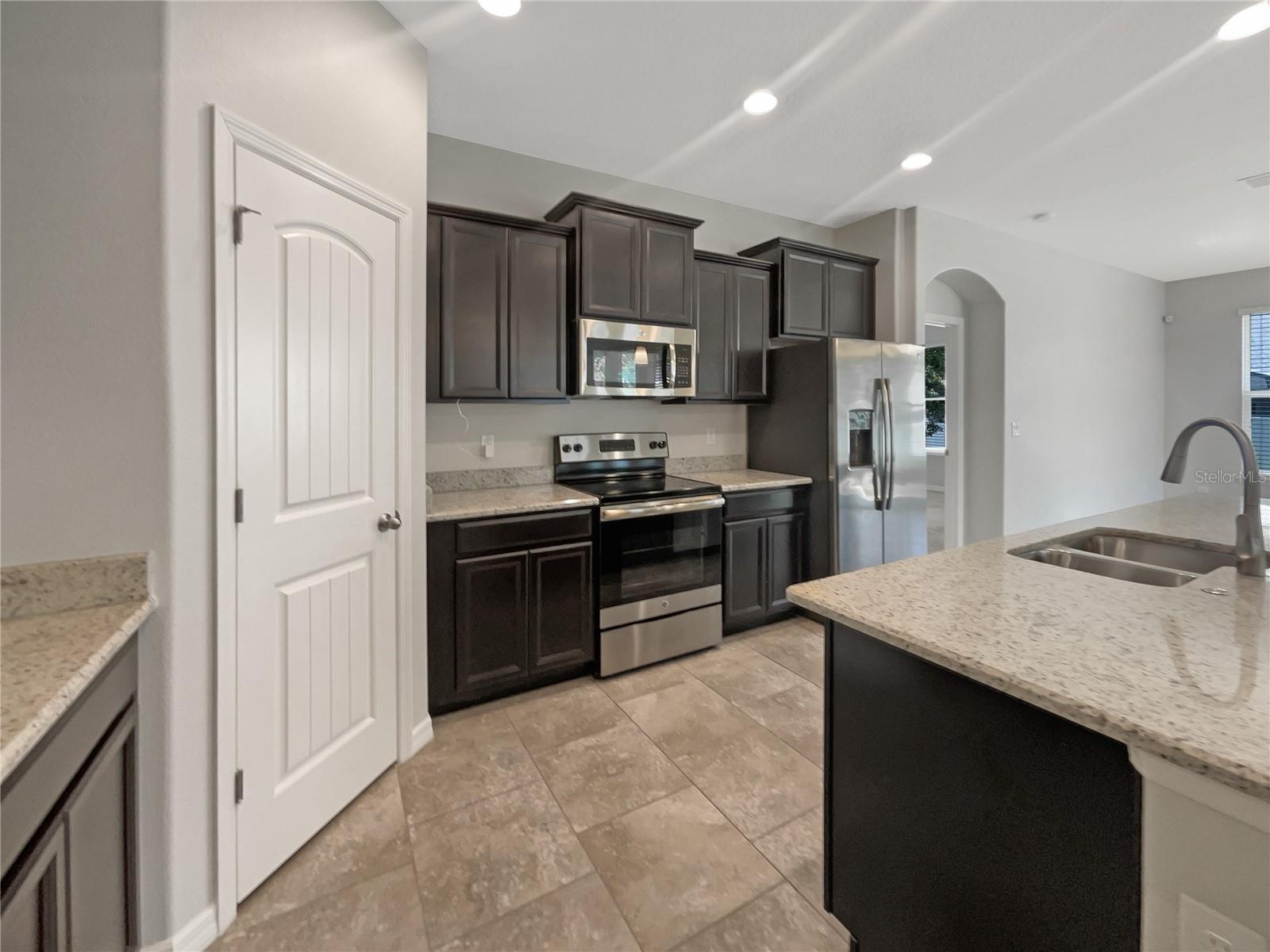 Image 25 of 28 For 4010 Brookshire Circle