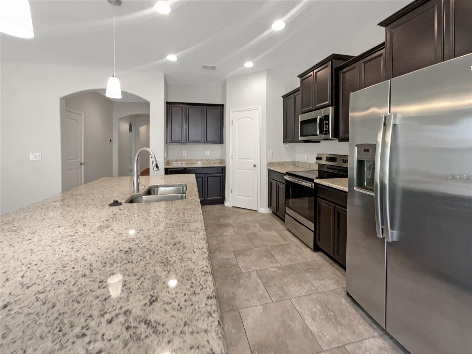 Image 6 of 28 For 4010 Brookshire Circle