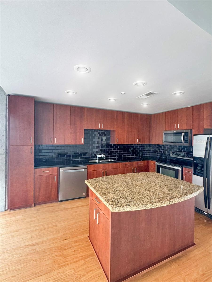 Image 4 of 16 For 155 Court Avenue 2008