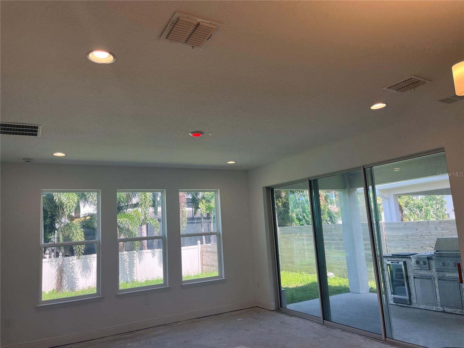Image 7 of 26 For 14741 Milfoil Avenue