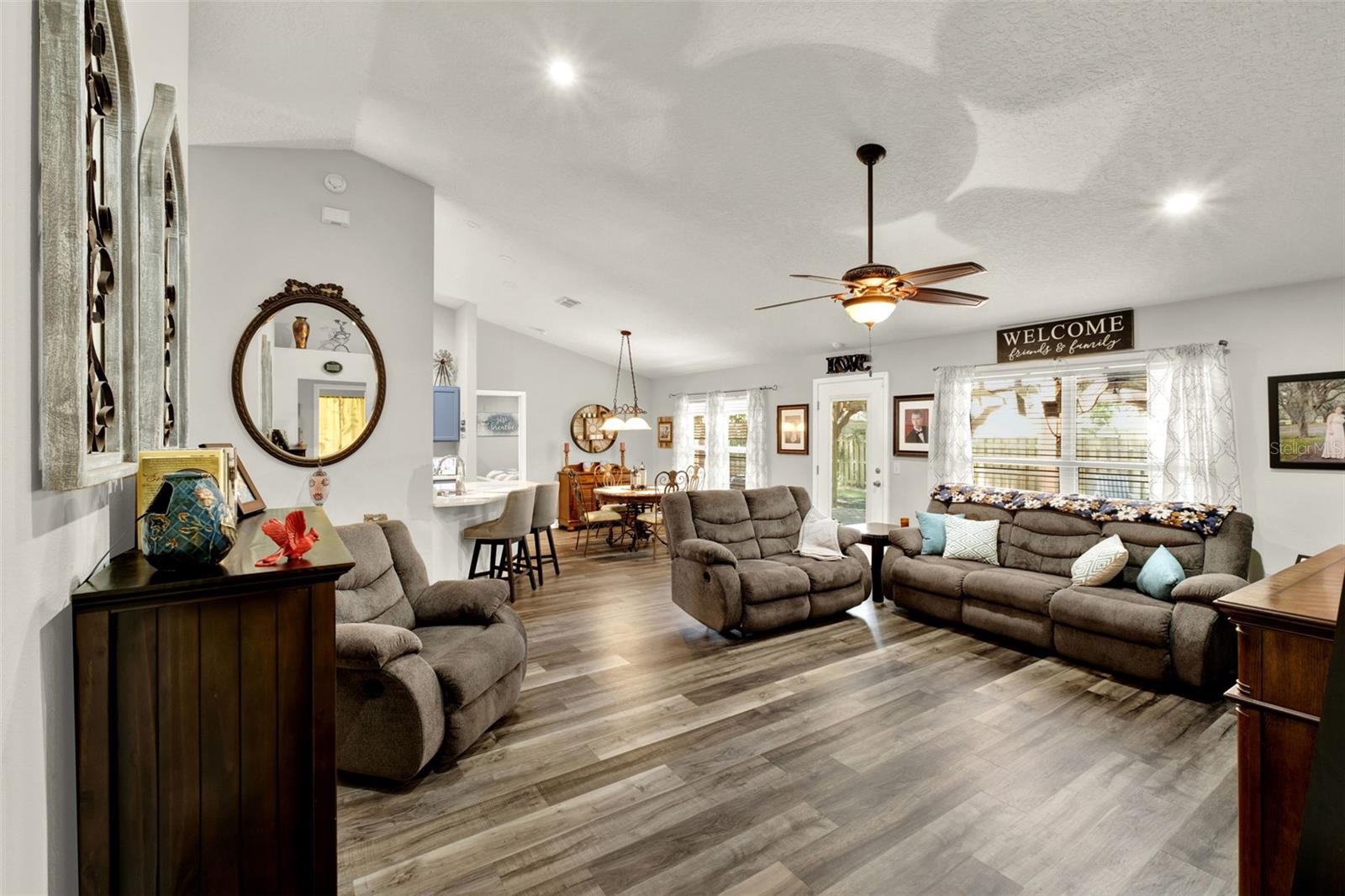 Image 15 of 44 For 1608 Victoria Way