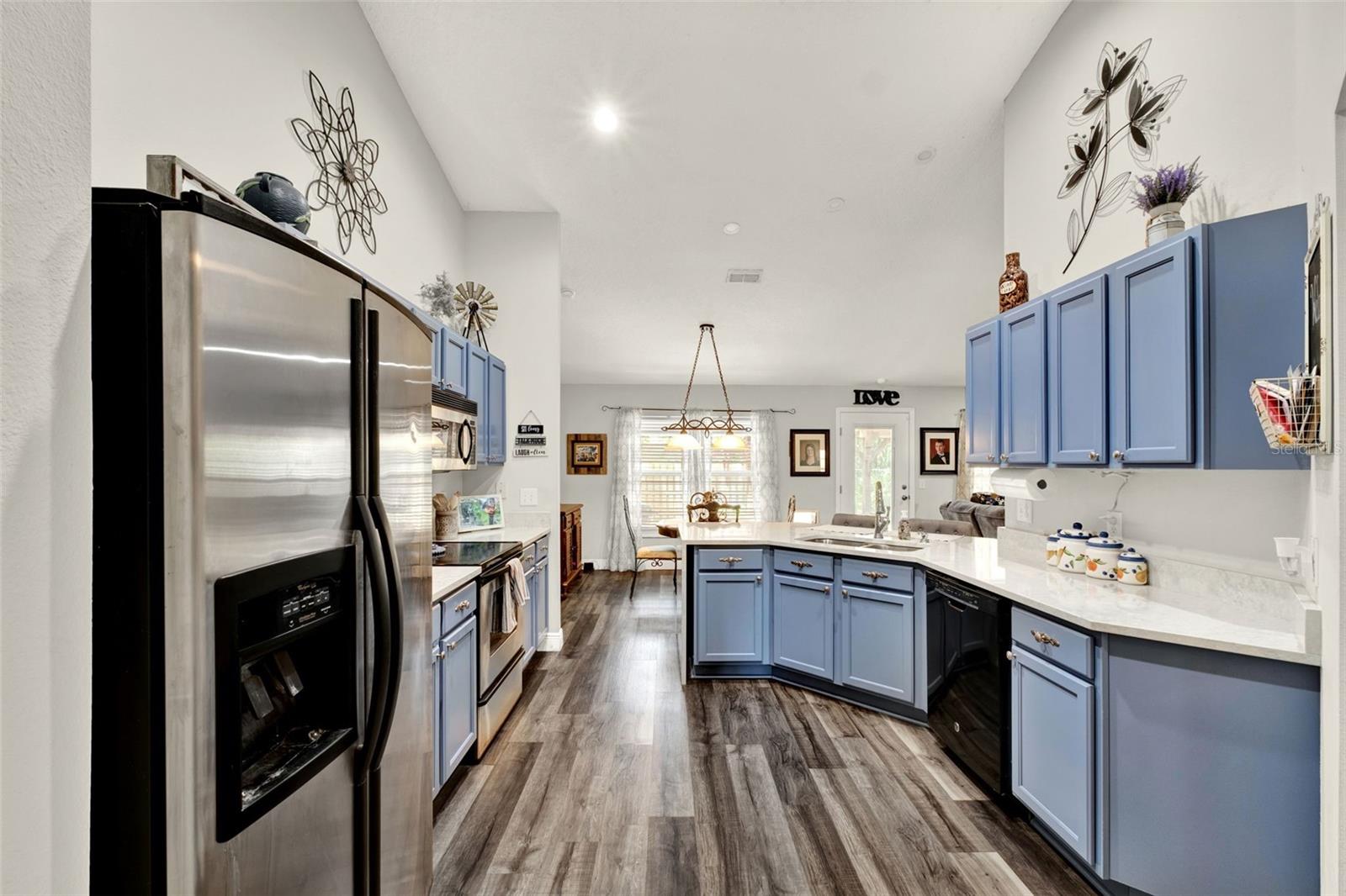 Image 17 of 44 For 1608 Victoria Way
