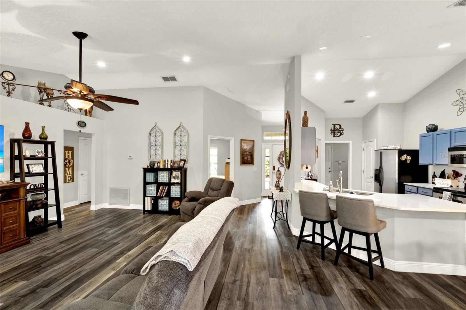 Image 19 of 44 For 1608 Victoria Way