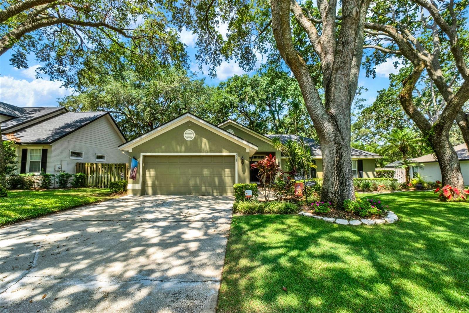 Image 3 of 44 For 1608 Victoria Way