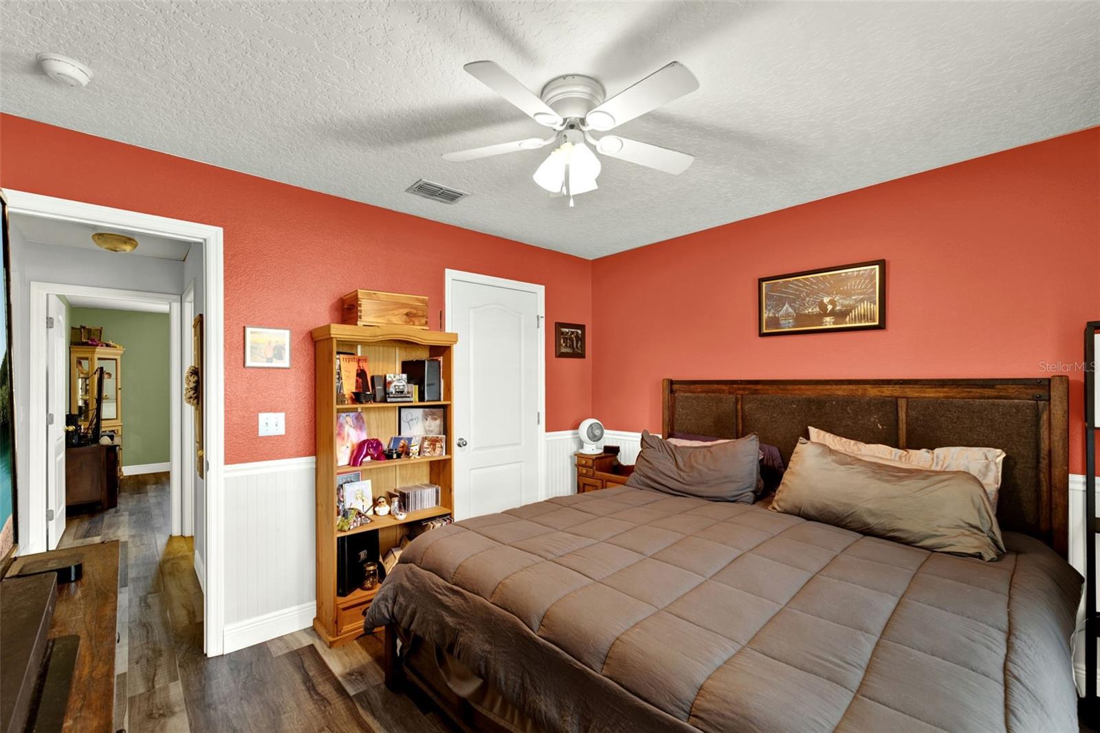 Image 31 of 44 For 1608 Victoria Way