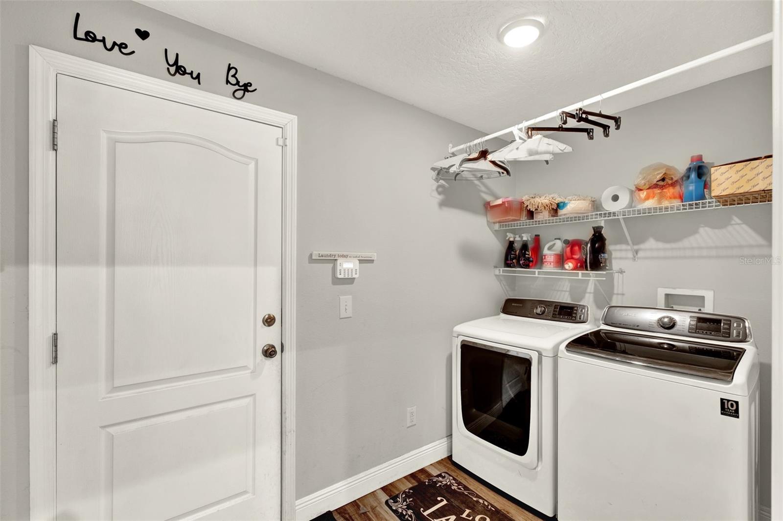 Image 33 of 44 For 1608 Victoria Way