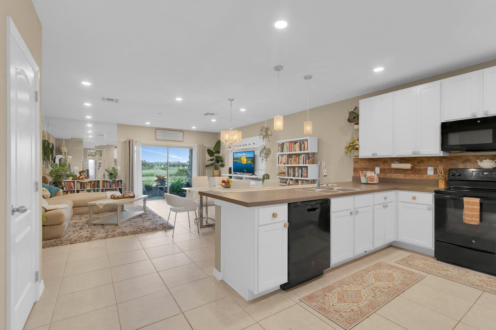 Image 13 of 40 For 316 Primrose Drive