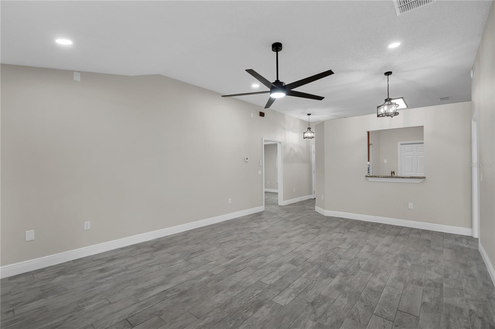 Image 13 of 40 For 2028 Donegan Place
