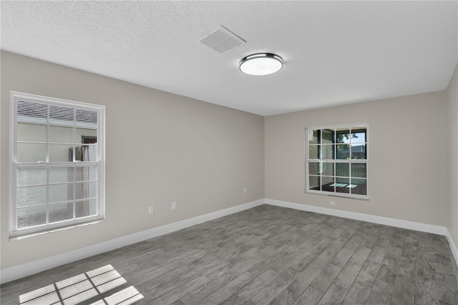Image 14 of 40 For 2028 Donegan Place
