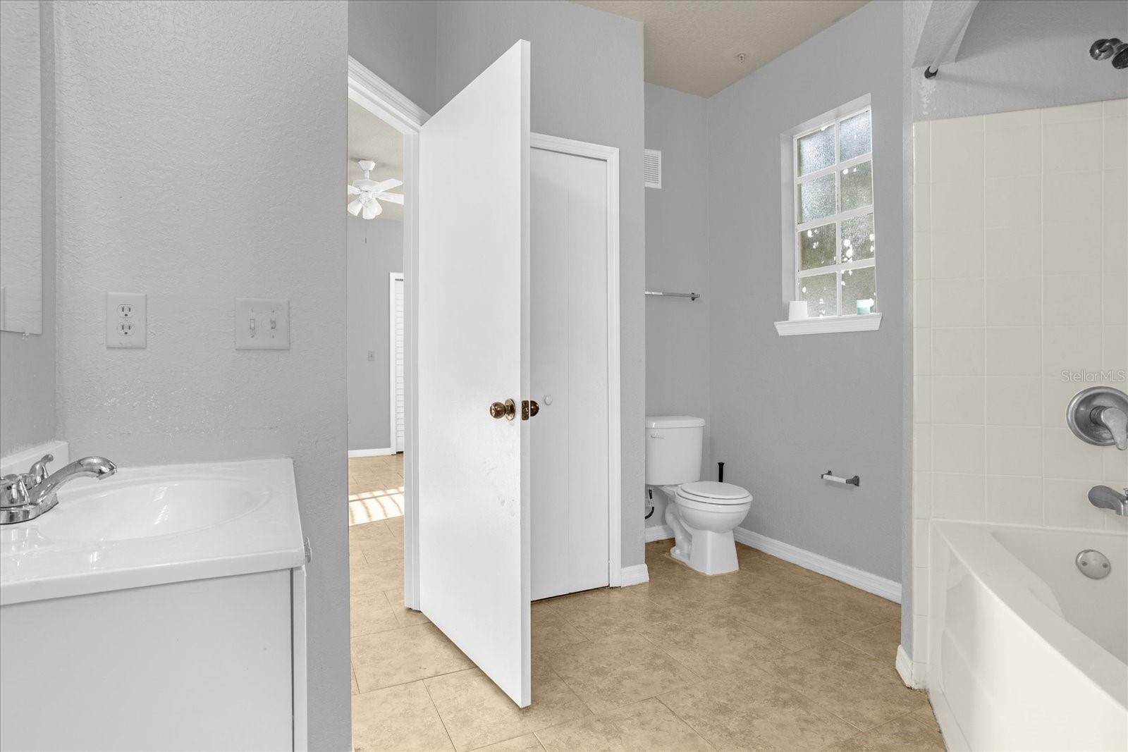 Image 13 of 21 For 102 Vista Verdi Circle 100