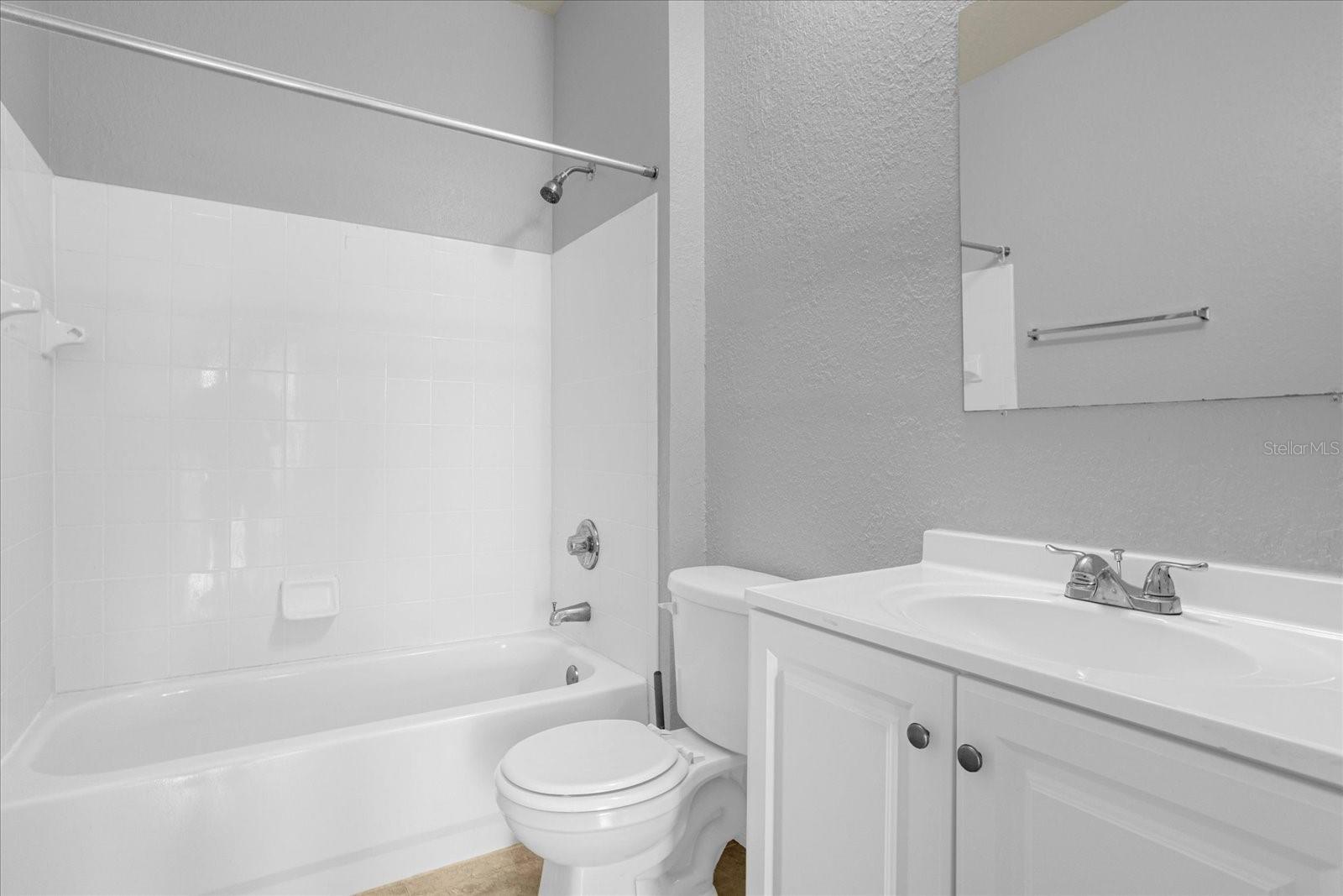 Image 17 of 21 For 102 Vista Verdi Circle 100