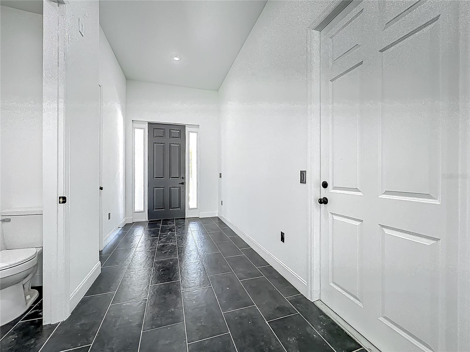 Image 21 of 64 For 2668 Princeton Avenue